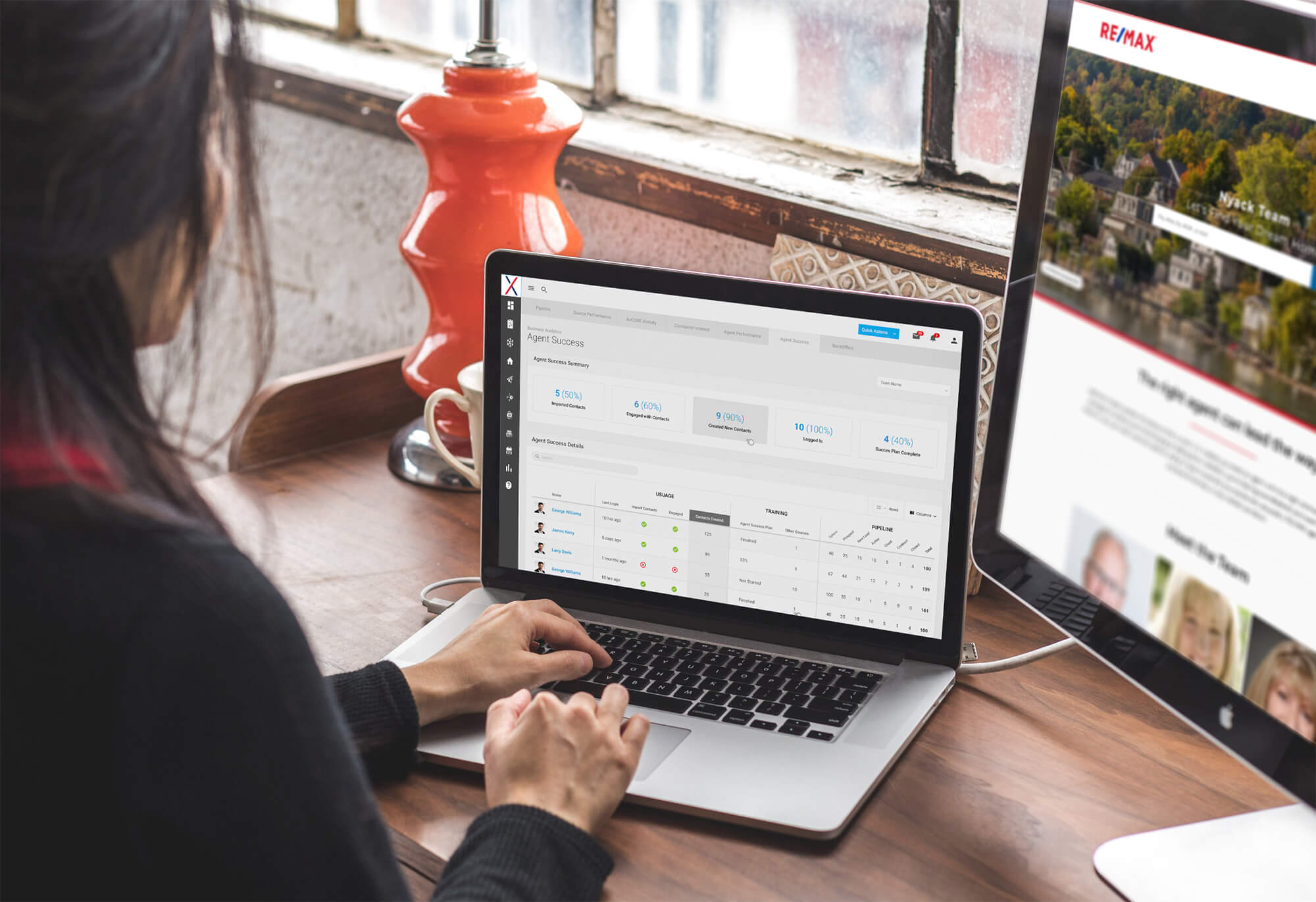 CORE-teams_Image RE/MAX broker using CORE Teams